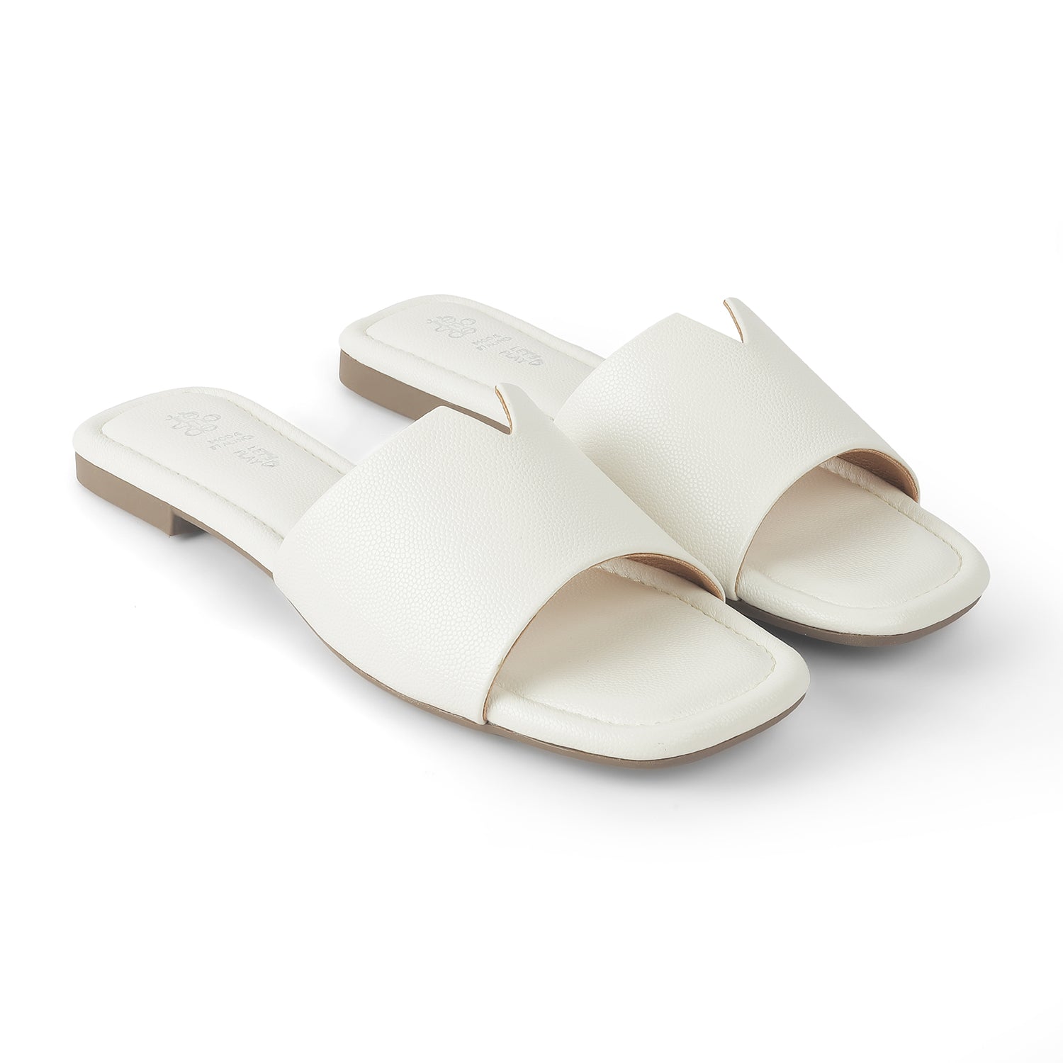 Tresmode Terun White Women's Casual Flats